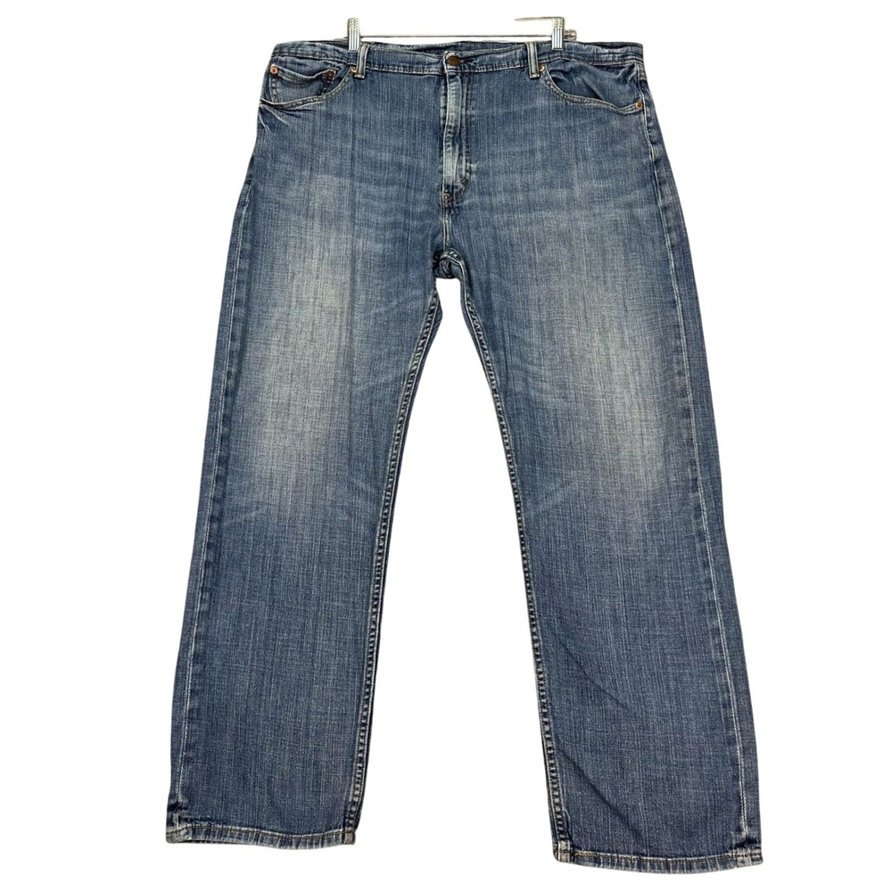 Levis 505 Jeans Mens Medium Wash 42x32 Straight Leg 5 Pocket Faded Classic Fit